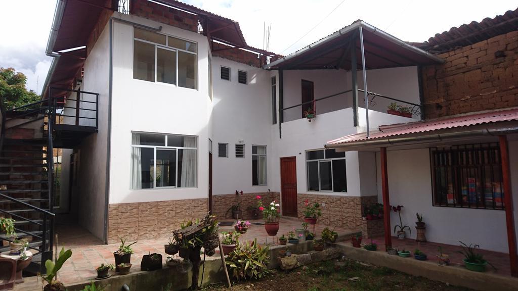 Casa Hospedaje Teresita チャチャポヤス エクステリア 写真