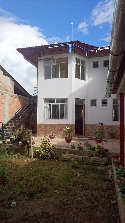 Casa Hospedaje Teresita チャチャポヤス エクステリア 写真